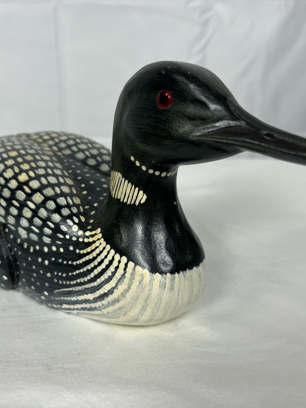 Vintage solid wood hand-painted duck. - Picture 3 of 10